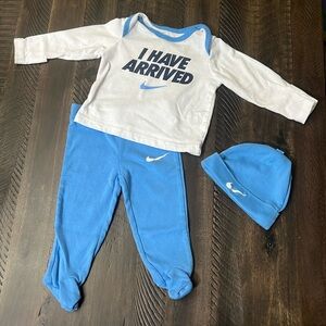 Nike 3 Piece Set - 3M